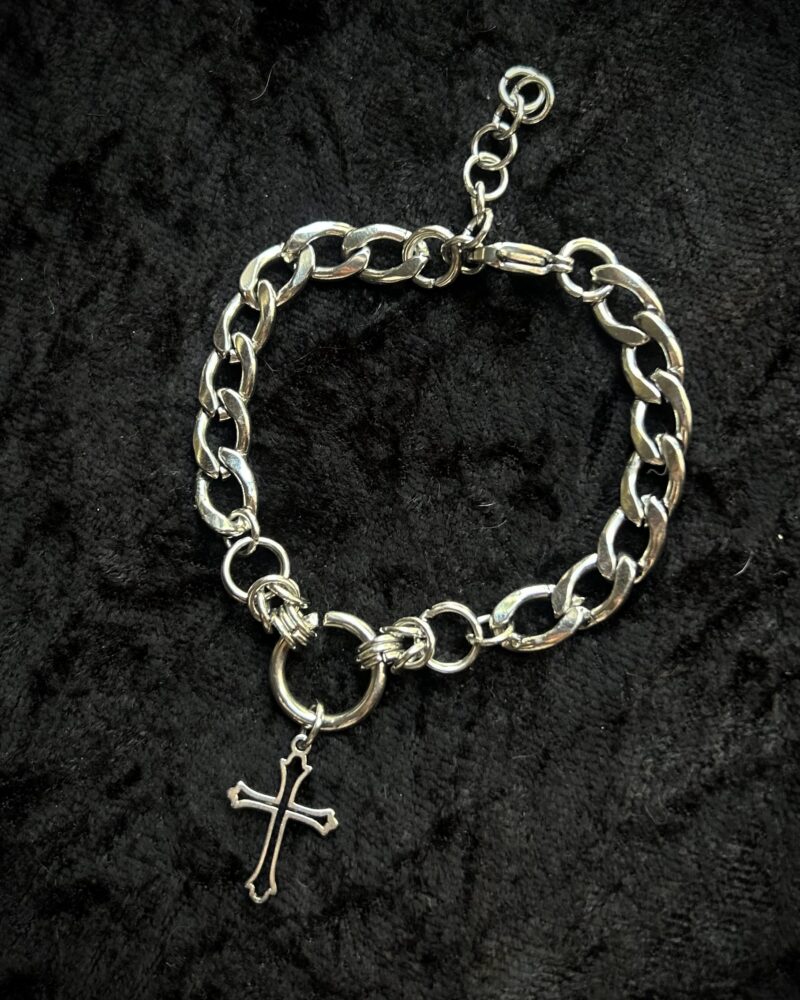 Simple cross bracelet